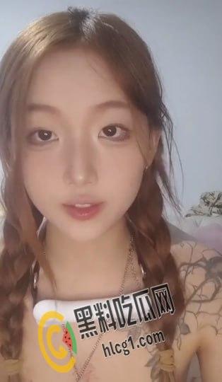 高颜值校花 张阳阳 强势回归 SM道具齐上阵 滴蜡乳夹疯狂抠穴 无套啪啪 绝对炸裂-2