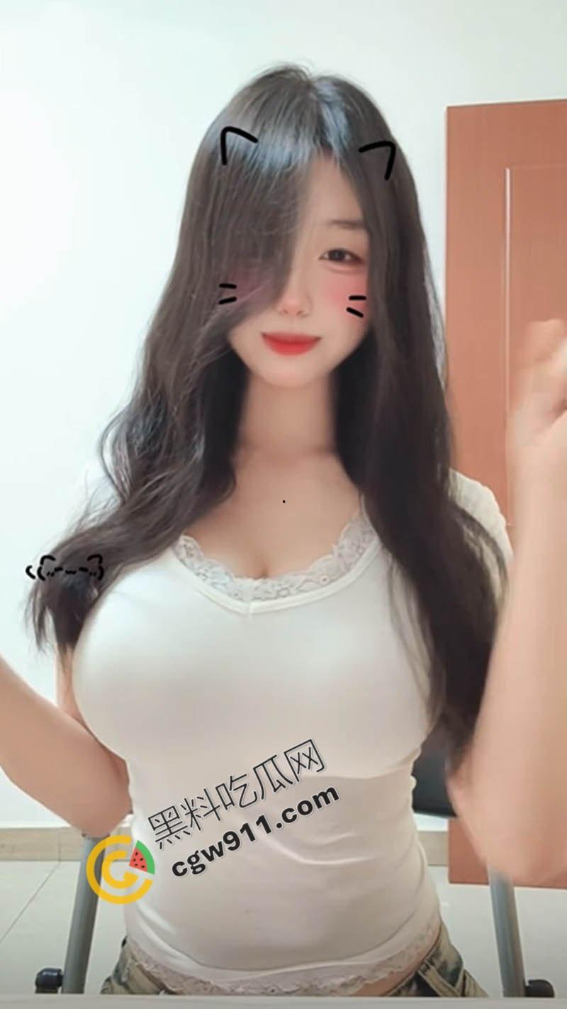 抖音极品网红【U芋源】与榜一大哥裸聊视频流出!狂野自慰,雪白大奶勾魂夺魄,道具深插呻吟不断!-1