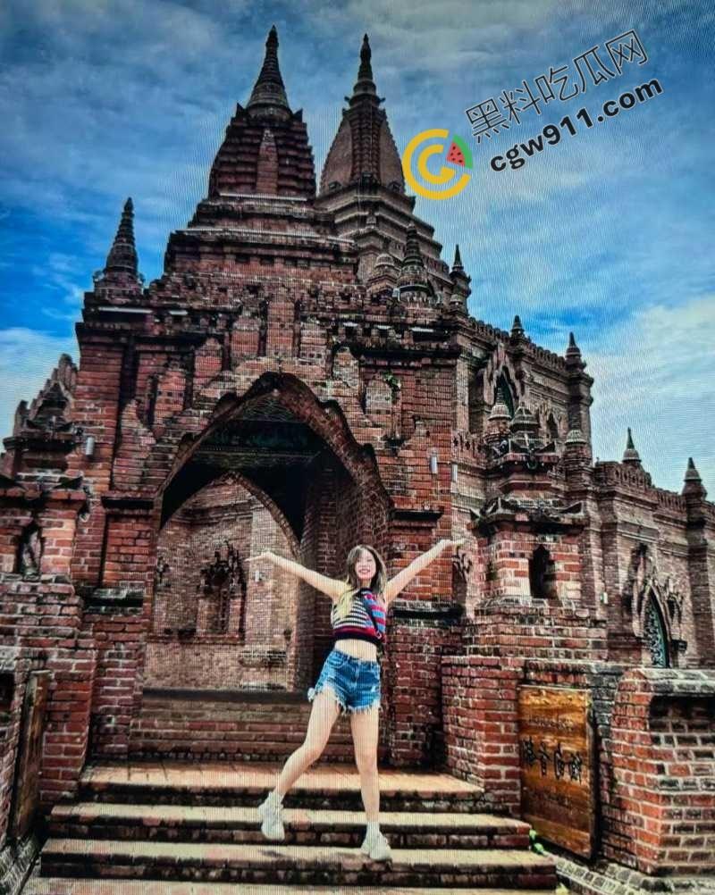 河南新婚夫妻热辣自拍视频泄露!大奶人妻淫水狂喷,骚穴口活绝顶,诱惑不断,让人心动-6