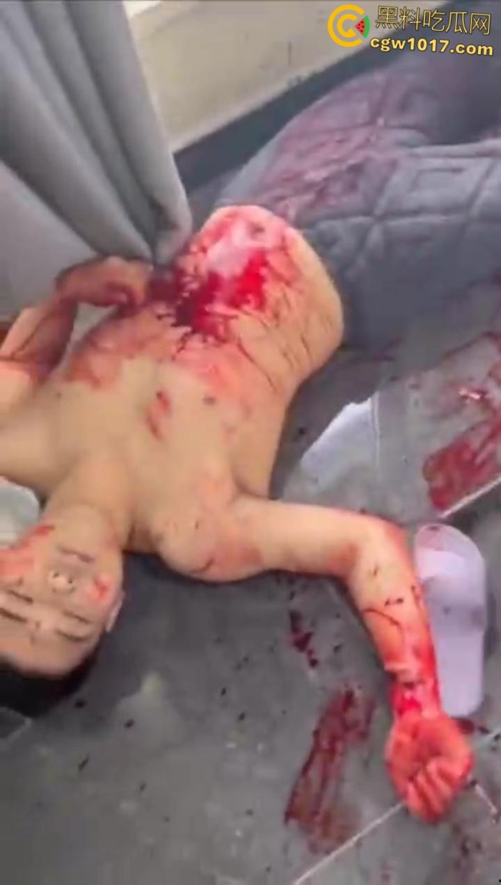吉林长春万达公寓血案，快手甜妹带头挑衅，冲进房间双人捅死 一死一抢救无效，房间鲜血四溅恐怖至极！-8