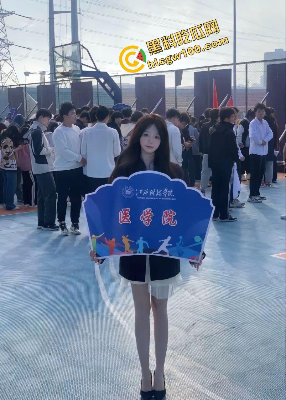 江西科技学院反差骚鸡大学妹【夏宁妍】寒假兼职约炮单男，1000米2炮爆操粉嫩白虎！独家投稿曝光！-4