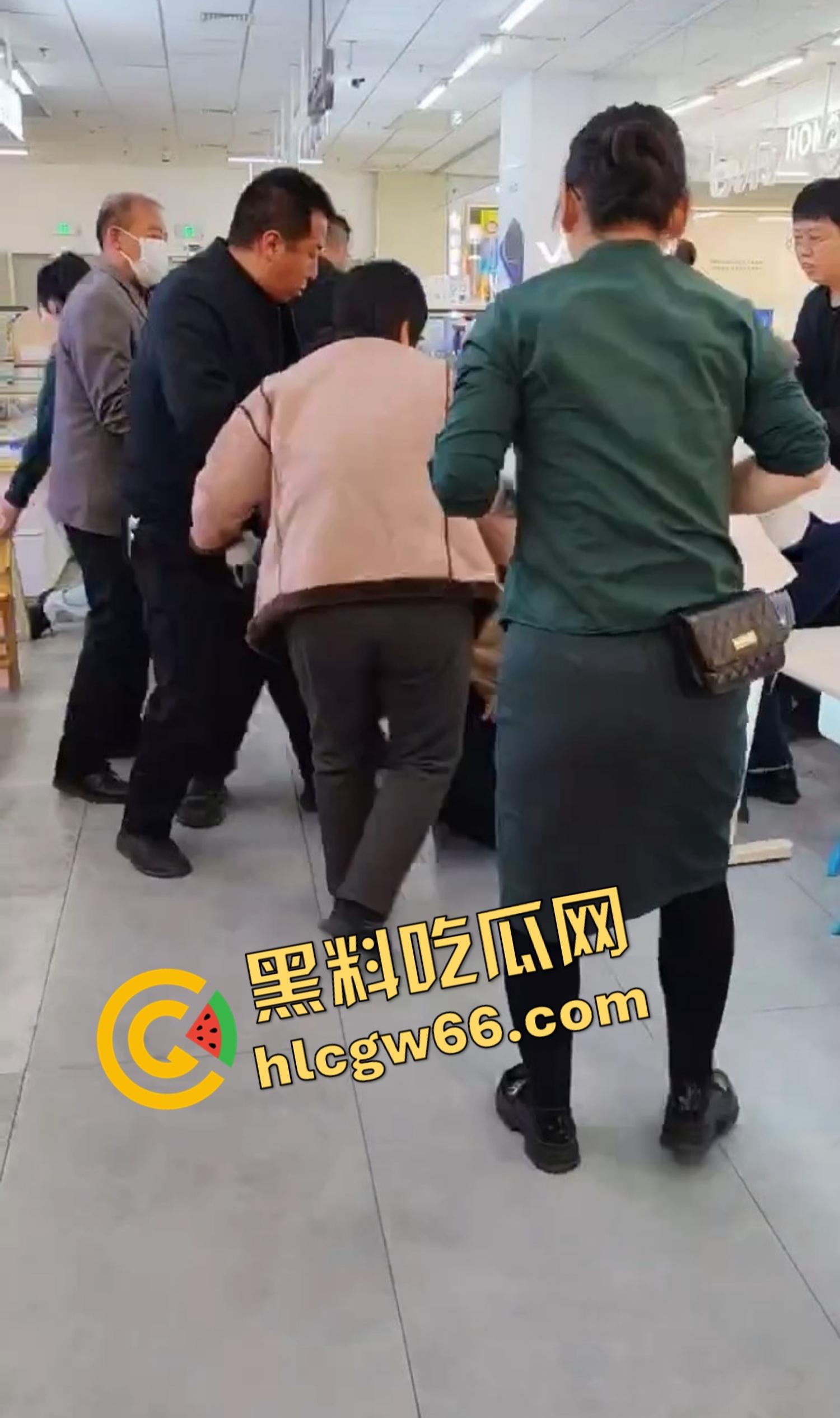 郑口信誉楼金逼事件刷屏,老凤祥主任当小三,一炮一万?原配GPS监听全程,宾馆淫声浪语全曝光!-7