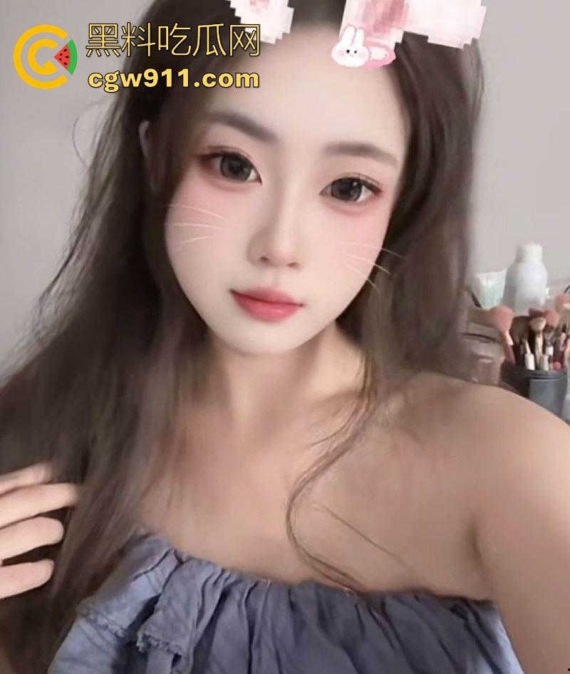 广州台球助教【秦文岚】知性优雅气质迷人,谁知私下反差拉满化身骚浪尤物,大奶翘臀镜前被金主掐脖后入爆操!-3