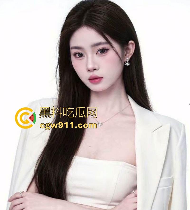 广州台球助教【秦文岚】知性优雅气质迷人,谁知私下反差拉满化身骚浪尤物,大奶翘臀镜前被金主掐脖后入爆操!-4