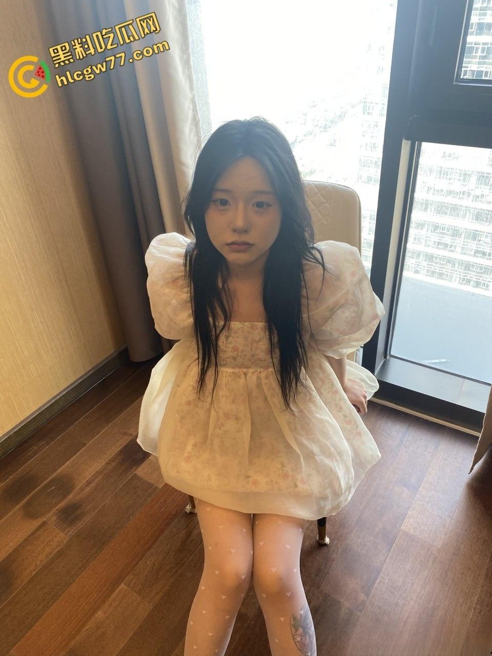 极品萝莉【林婉婉】白丝爆乳私拍,娇嫩粉逼撩爆宅男心,宅男夜夜沉沦的致命诱惑!-1