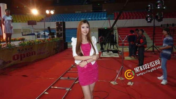 《百度云泄密流出》天津工业大学 模特【王真】外表优雅高冷 实则内心闷骚放浪38P+1V-8