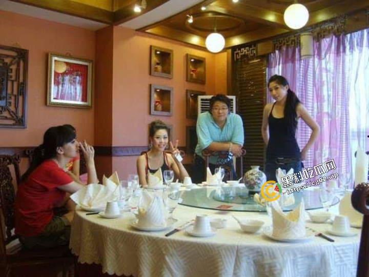 《百度云泄密流出》天津工业大学 模特【王真】外表优雅高冷 实则内心闷骚放浪38P+1V-22