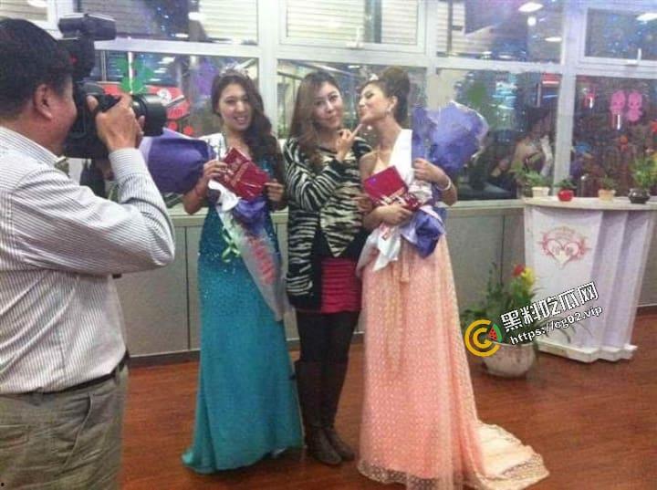 《百度云泄密流出》天津工业大学 模特【王真】外表优雅高冷 实则内心闷骚放浪38P+1V-31